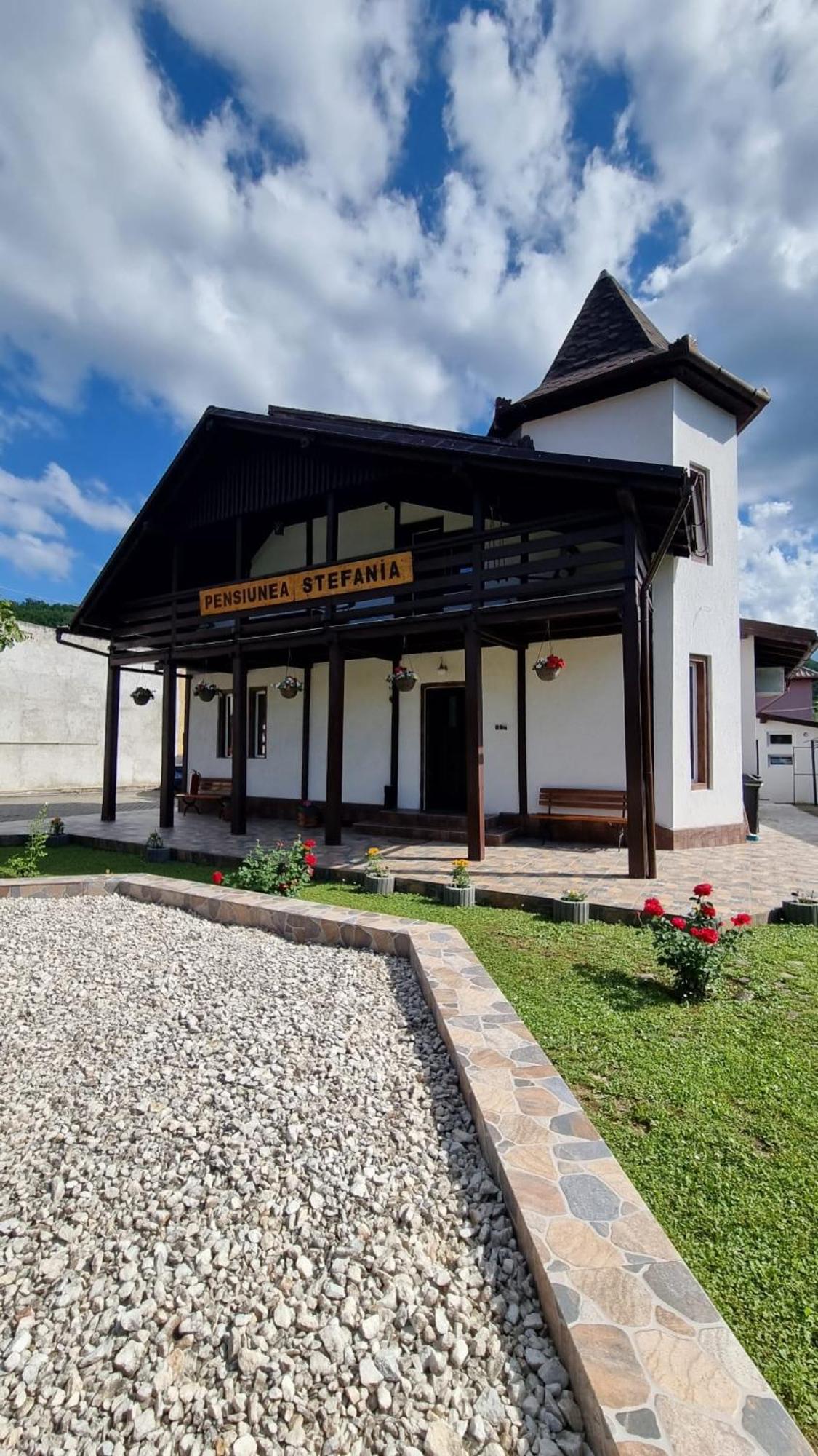 Pensiune Stefania Hunedoara Exterior photo