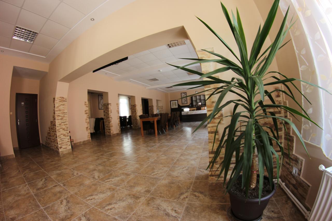 Pensiune Stefania Hunedoara Exterior photo